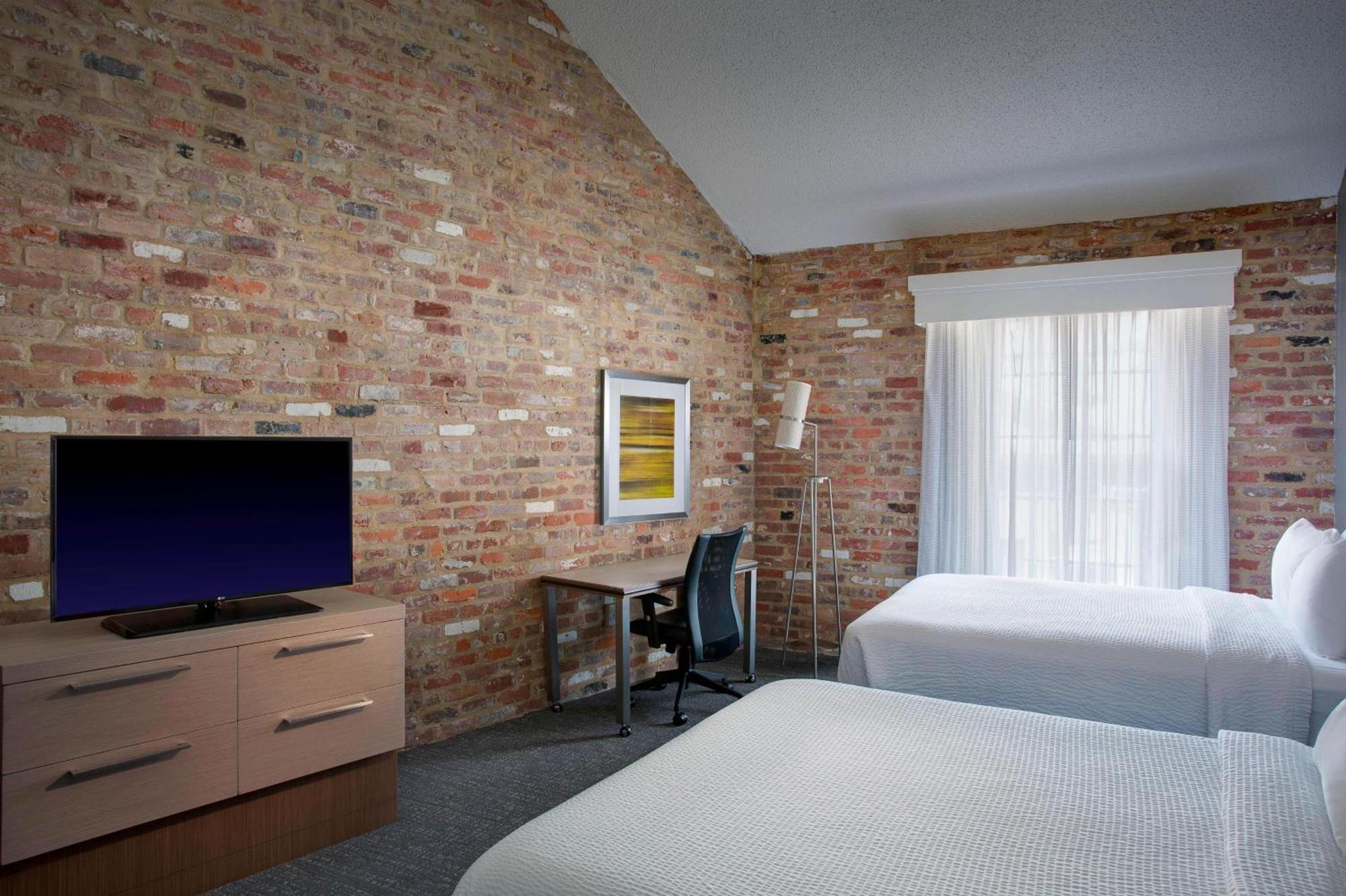 Hotel Courtyard By Marriott New Orleans Warehouse Arts District Exterior foto